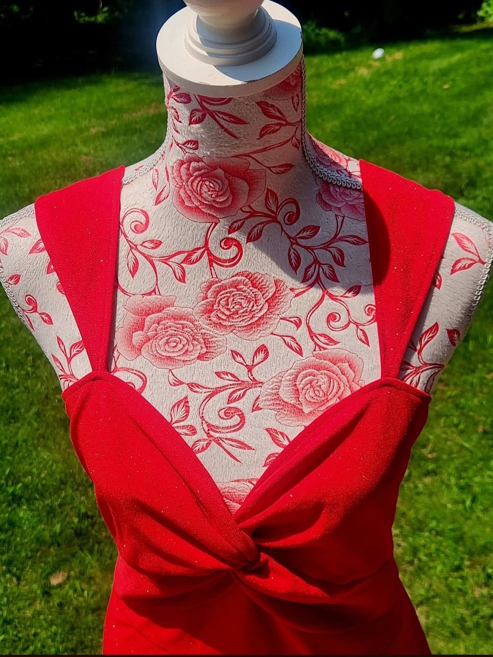 Red High-Low Twist Front Ruffle Dress - Picture 4 of 9